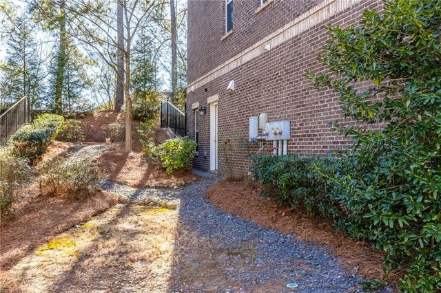 823 Canterbury Overlook, Atlanta, GA 30324
