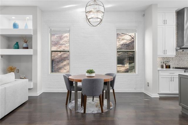 823 Canterbury Overlook, Atlanta, GA 30324