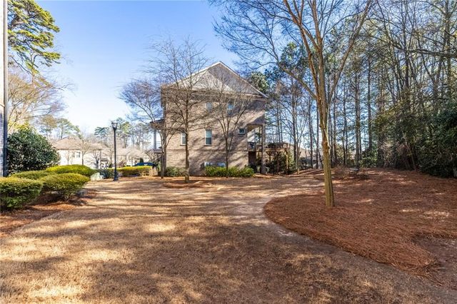 823 Canterbury Overlook, Atlanta, GA 30324