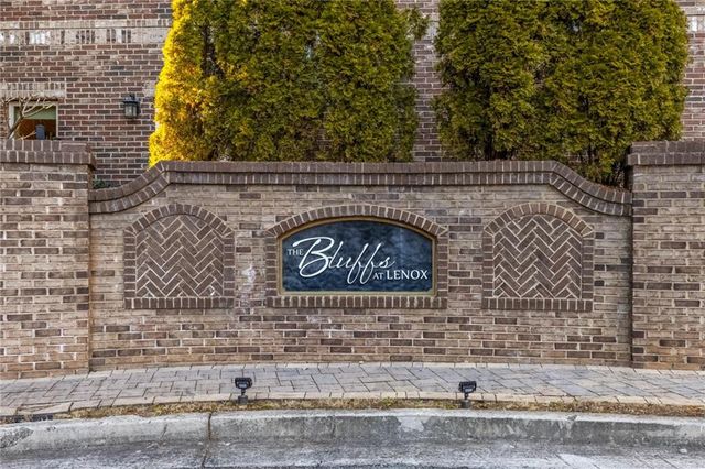 823 Canterbury Overlook, Atlanta, GA 30324