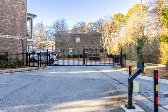 823 Canterbury Overlook, Atlanta, GA 30324