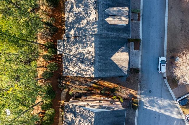 823 Canterbury Overlook, Atlanta, GA 30324