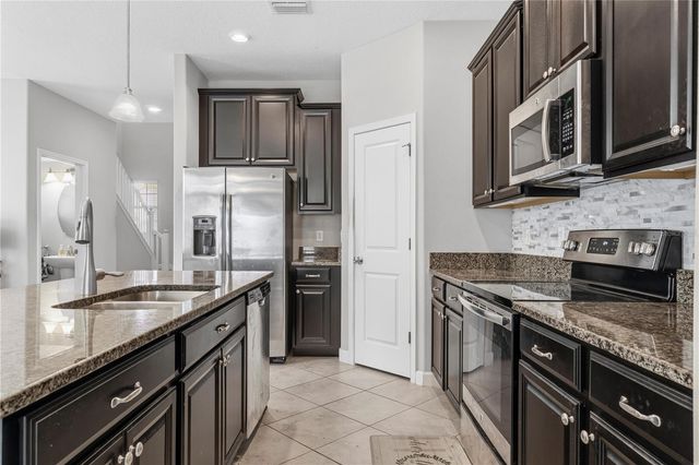 1588 LUDINGTON AVENUE, Wesley Chapel, FL 33543