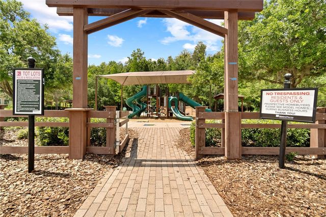 1588 LUDINGTON AVENUE, Wesley Chapel, FL 33543