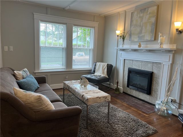 9 Rockland Street, Narragansett, RI 02882