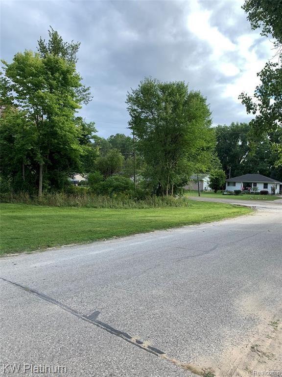 25891 Ballard Street, Harrison Twp, MI 48045