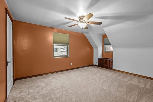 50 Sunrise Dr, Pleasant Hills, PA 15236