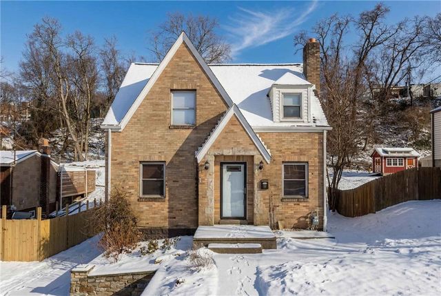 50 Sunrise Dr, Pleasant Hills, PA 15236