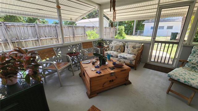 831 Plover Ave, Miami Springs, FL 33166