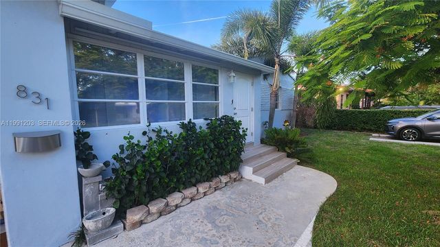 831 Plover Ave, Miami Springs, FL 33166