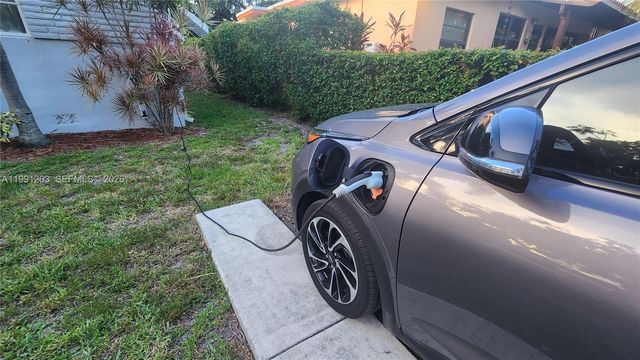 831 Plover Ave, Miami Springs, FL 33166