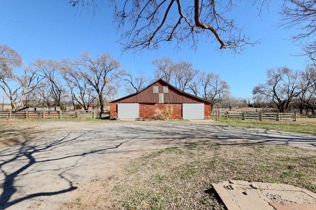 21424 SW County Line Rd, Rose Hill, KS 67133