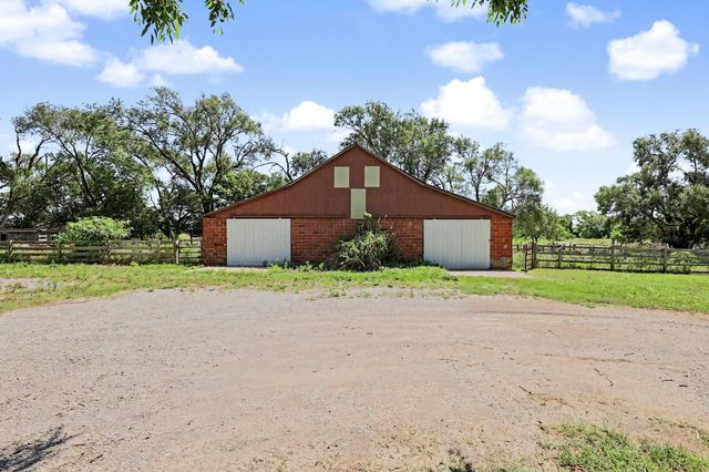 21424 SW County Line Rd, Rose Hill, KS 67133
