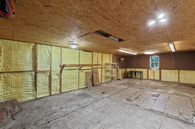 21424 SW County Line Rd, Rose Hill, KS 67133