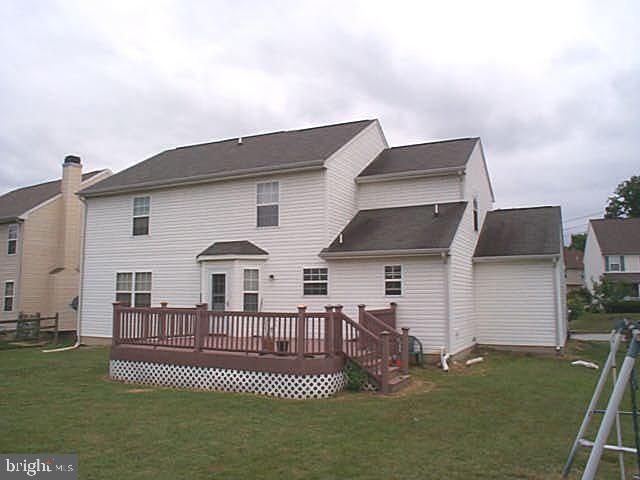 136 W FLAGSTONE DR, Newark, DE 19702