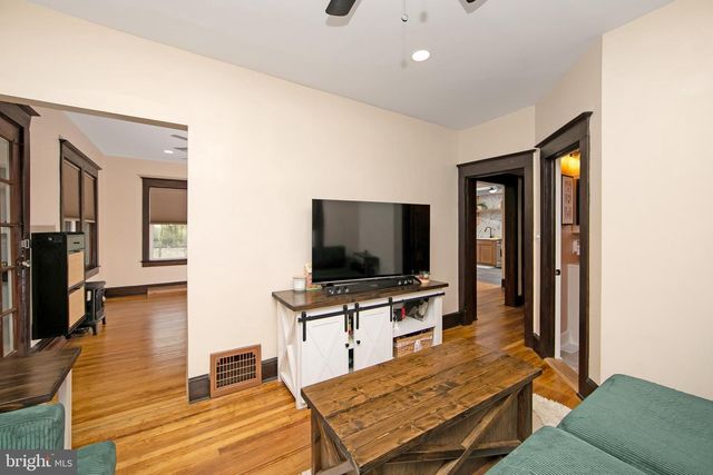 504 N LINCOLN AVENUE, Moorestown, NJ 08057