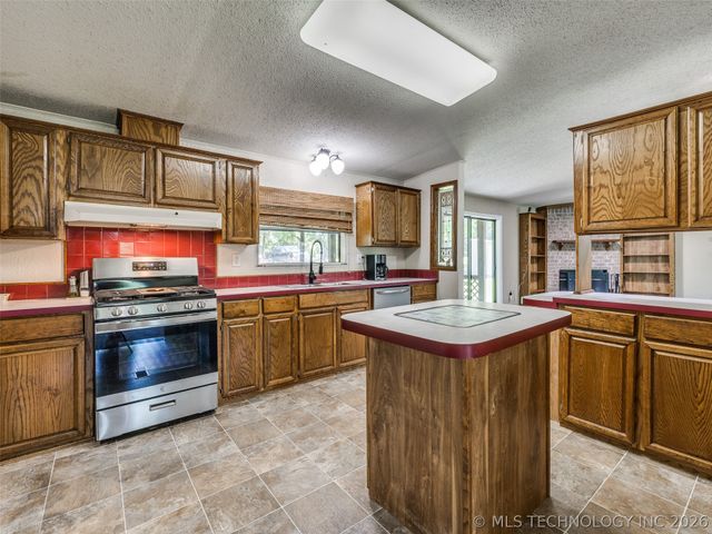 9341 W 186th Street S, Mounds, OK 74047