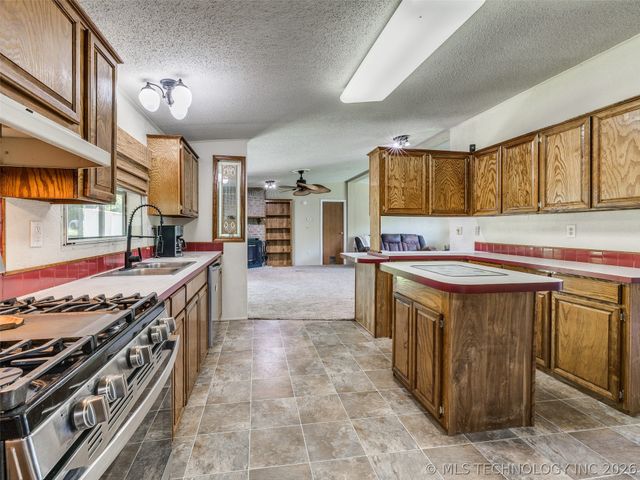 9341 W 186th Street S, Mounds, OK 74047