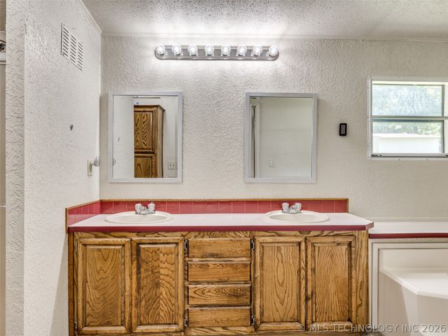 9341 W 186th Street S, Mounds, OK 74047