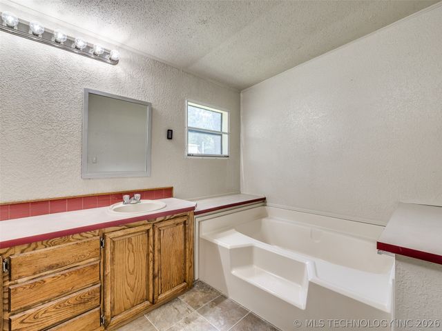 9341 W 186th Street S, Mounds, OK 74047