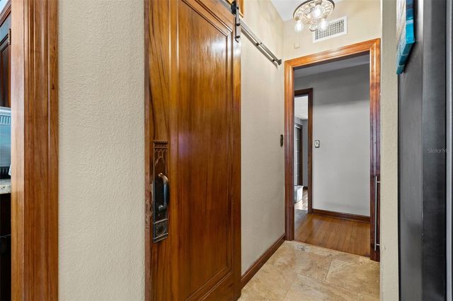 1431 22ND AVENUE N, St Petersburg, FL 33704