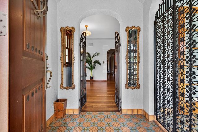 1431 22ND AVENUE N, St Petersburg, FL 33704