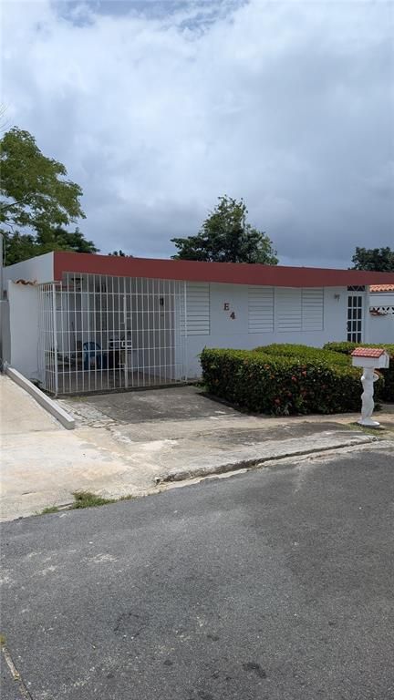 Image 1 of property listing at Urb. Santa Elena CALLE 9 E-5, Bayamon, PR 00957