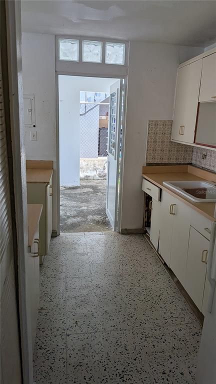 Image 11 of property listing at Urb. Santa Elena CALLE 9 E-5, Bayamon, PR 00957
