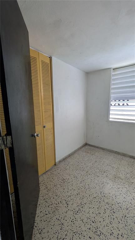 Image 13 of property listing at Urb. Santa Elena CALLE 9 E-5, Bayamon, PR 00957