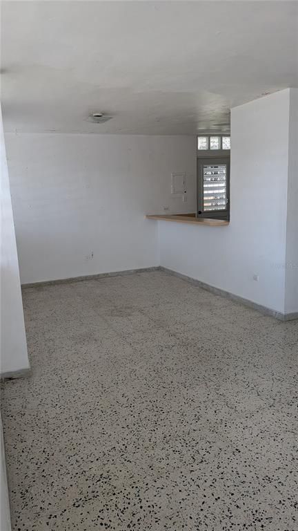 Image 15 of property listing at Urb. Santa Elena CALLE 9 E-5, Bayamon, PR 00957