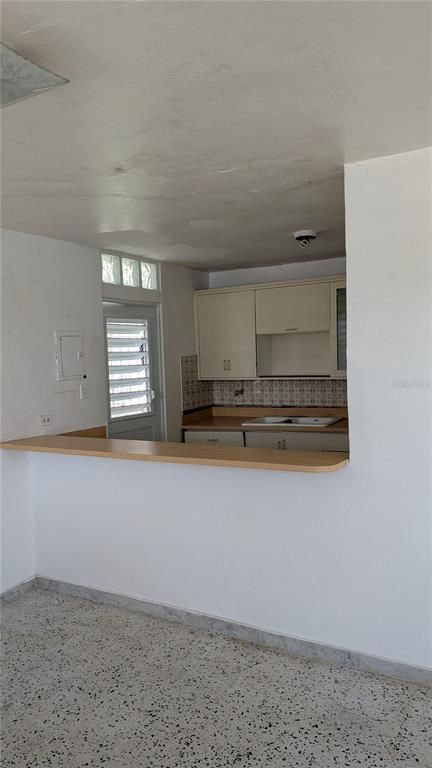 Image 16 of property listing at Urb. Santa Elena CALLE 9 E-5, Bayamon, PR 00957