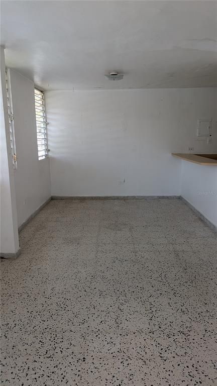 Image 18 of property listing at Urb. Santa Elena CALLE 9 E-5, Bayamon, PR 00957