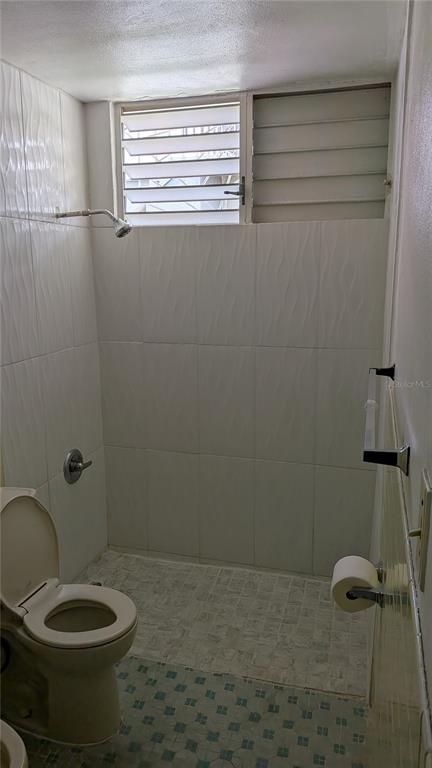 Image 21 of property listing at Urb. Santa Elena CALLE 9 E-5, Bayamon, PR 00957