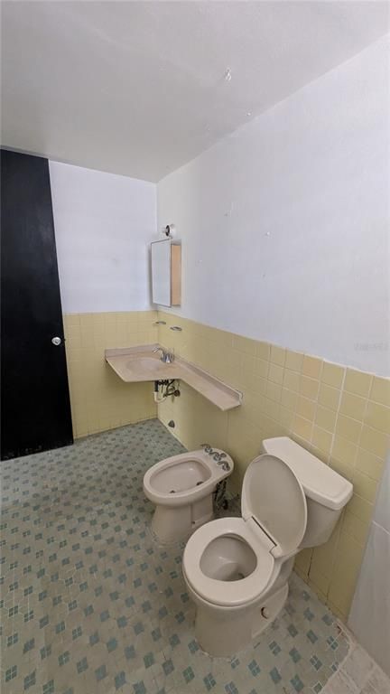 Image 24 of property listing at Urb. Santa Elena CALLE 9 E-5, Bayamon, PR 00957