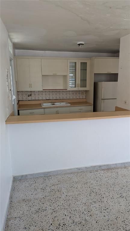 Image 32 of property listing at Urb. Santa Elena CALLE 9 E-5, Bayamon, PR 00957