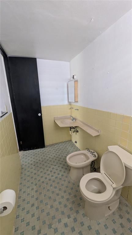 Image 34 of property listing at Urb. Santa Elena CALLE 9 E-5, Bayamon, PR 00957