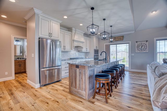 2086 Chadwick Drive, Newburgh, IN 47630