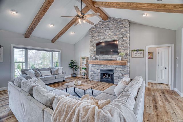 2086 Chadwick Drive, Newburgh, IN 47630