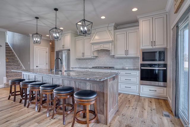 2086 Chadwick Drive, Newburgh, IN 47630