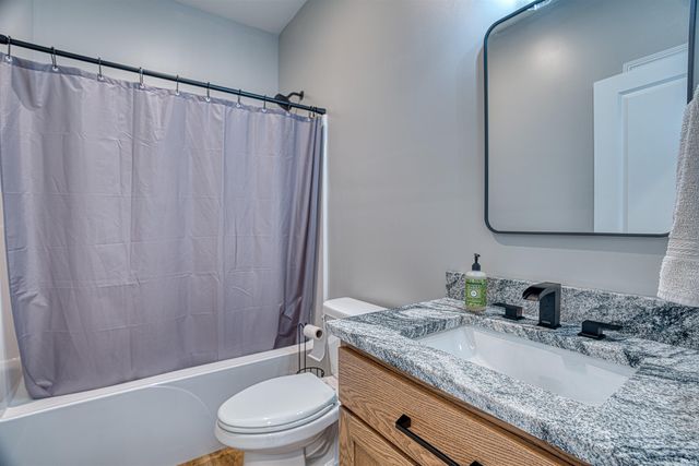 2086 Chadwick Drive, Newburgh, IN 47630