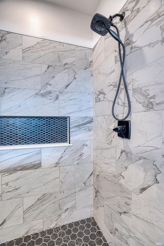 2086 Chadwick Drive, Newburgh, IN 47630