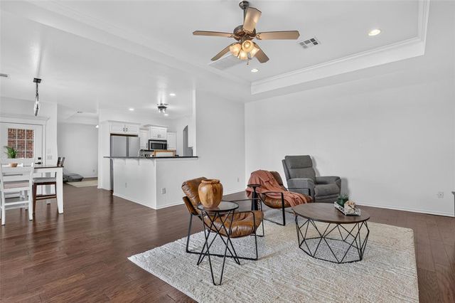 1765 Twin Spires Trail, Guthrie, OK 73044