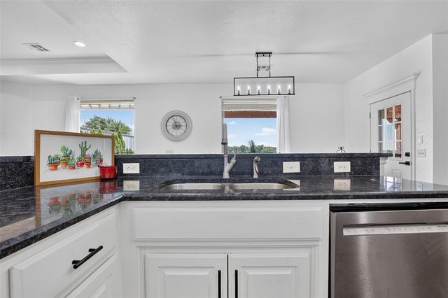 1765 Twin Spires Trail, Guthrie, OK 73044