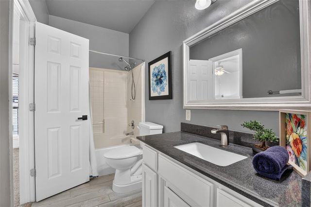 1765 Twin Spires Trail, Guthrie, OK 73044