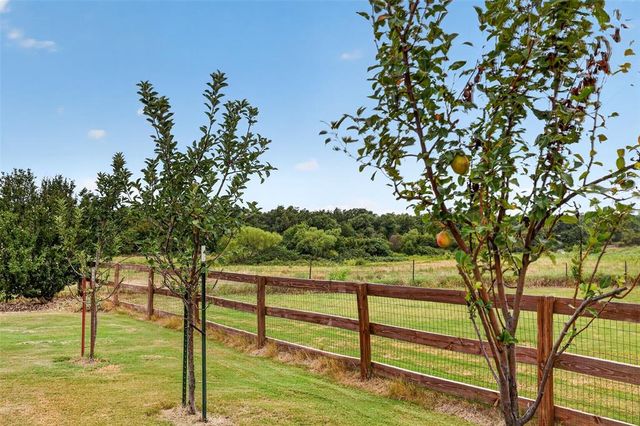 1765 Twin Spires Trail, Guthrie, OK 73044
