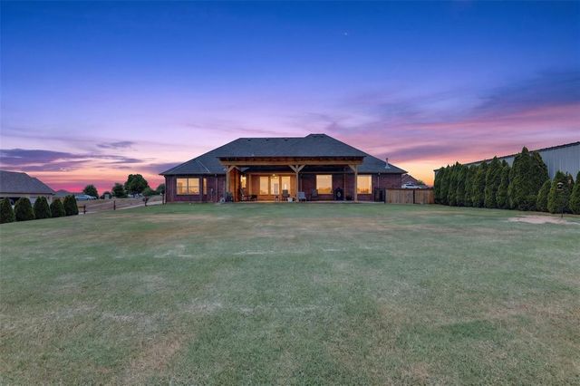 1765 Twin Spires Trail, Guthrie, OK 73044