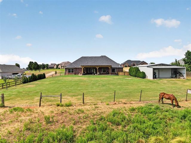 1765 Twin Spires Trail, Guthrie, OK 73044