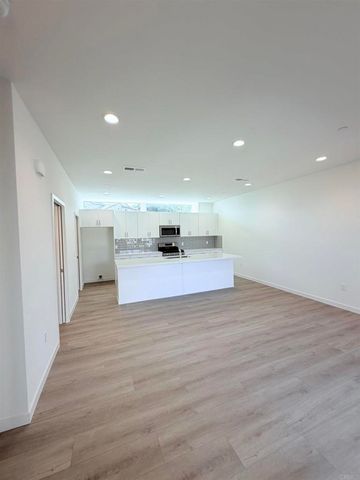 2244 Calle Chanate, Paradise Hills, CA 92139