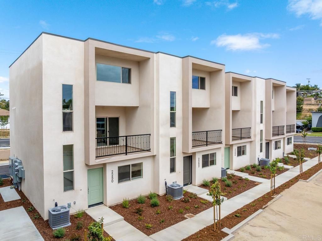 2244 Calle Chanate, Paradise Hills, CA 92139