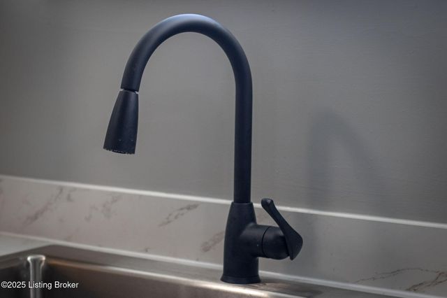 1042 S Shelby St, Louisville, KY 40203